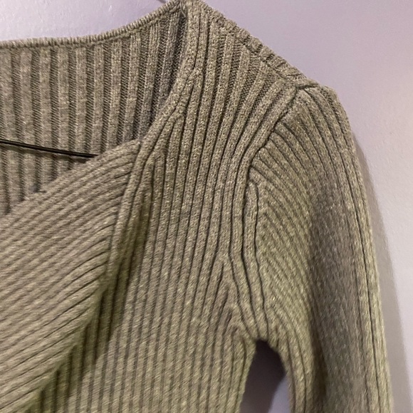 Elegant Style Long Sleeve Top - Picture 4 of 6